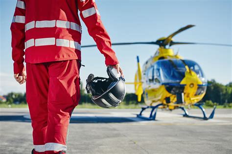 how to become a helicopter emt